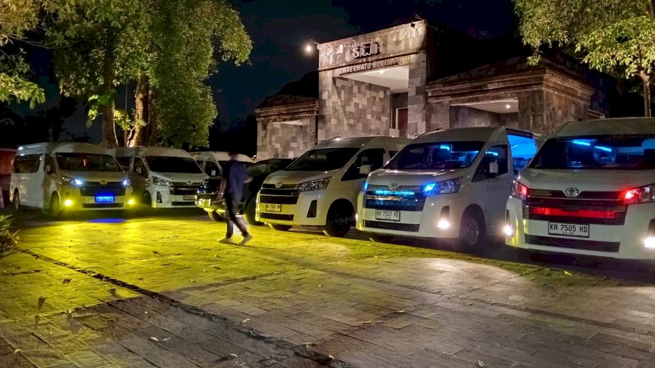 Sewa Hiace Premio 14 Seat di Malioboro — Harga, Fasilitas & Cara Pesan (2026)