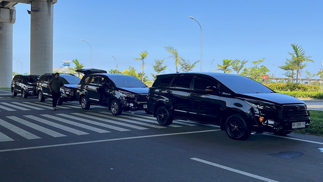 Sewa Mobil Jogja Lengkap dengan Sopir & BBM | Jogja Sewa Mobil